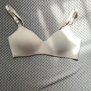 Cream and white polkadots Warner’s 36D